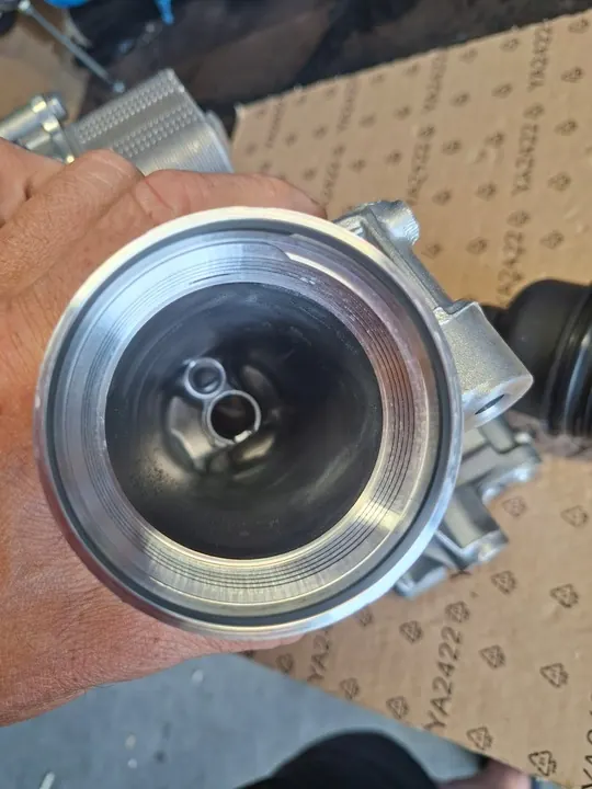 Oljefilterbas MERCEDES W205 W213 2.0CDI image 6