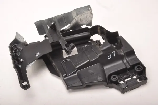 Support de serrure Volvo S60 III OEM 31675050 gauche avant image 2