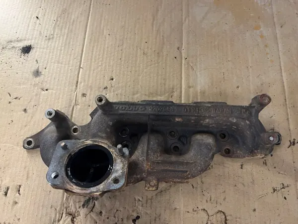 Colector de escape Volvo 2.0T/2.4T OEM 9207888 image 2