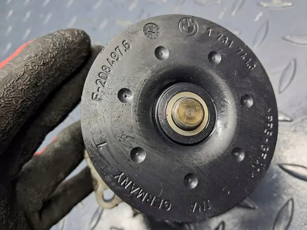 Vattenpump BMW E53 X5 E60 E83 X3 1731741 image 4
