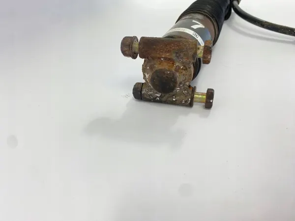 Hydraulischer Hinterachsdämpfer OEM 1243202413 Mercedes W124 image 4