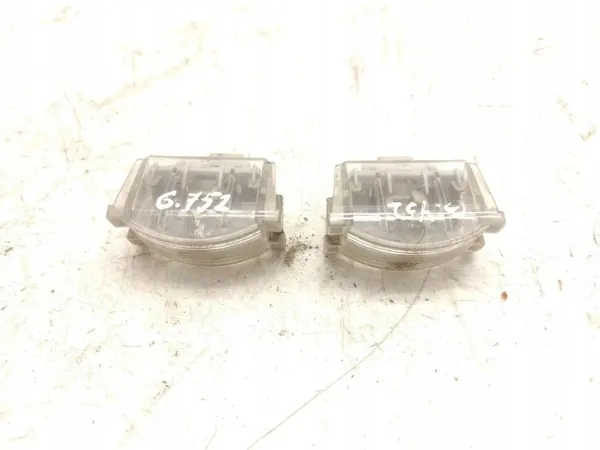 OEM P2514 Luz de matrícula trasera Mazda 2 image 2