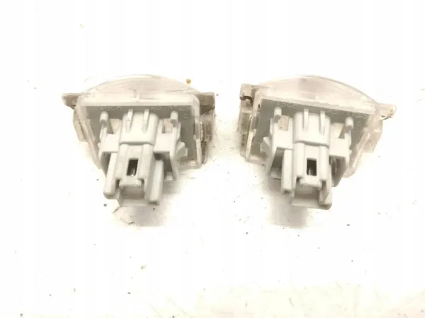 OEM P2514 Luz de matrícula trasera Mazda 2 image 4