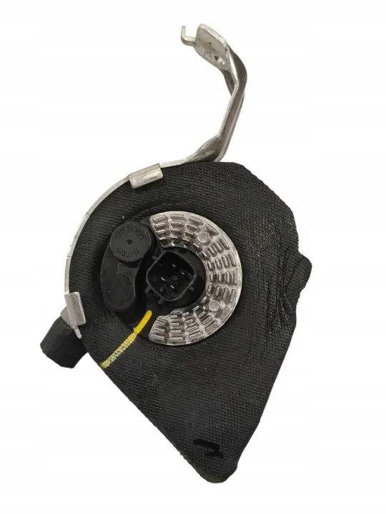 Pompe à eau Tesla OEM 106747300H - État utilisé image 5