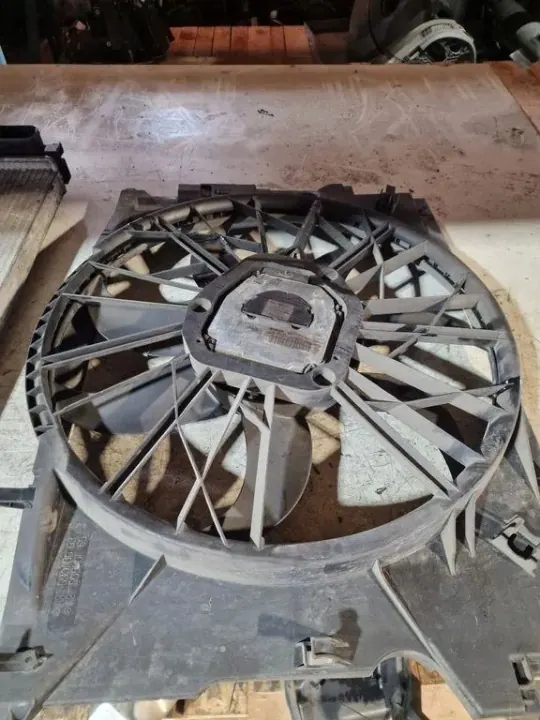 OEM 1137328108 Tuuletinvahvistustanko Mercedes SL R230 image 3