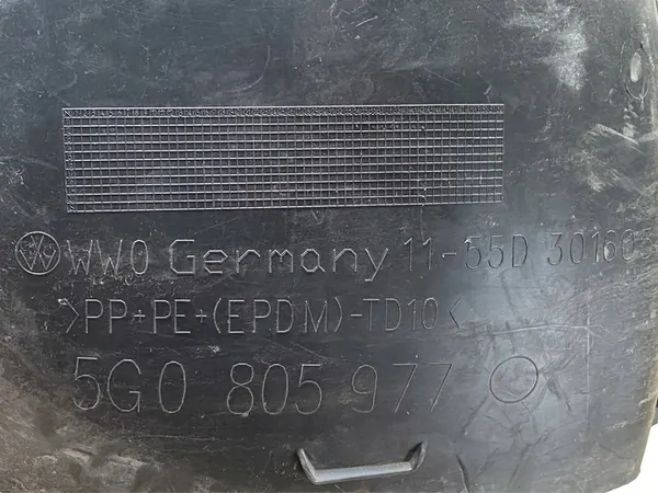 VW Golf VII Left Front Wheel Arch 5G0805977 image 2