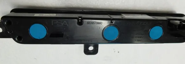 Luz antiniebla trasera halógena OEM 9839579980 Astra VI L image 4