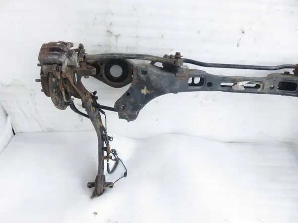 Taka poikittainen OEM SANKI TYŁ HYUNDAI ix35 image 6