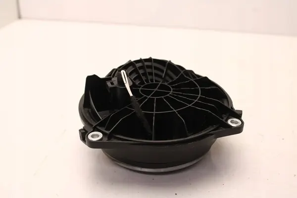 VW GOLF VI 08R - Émblème de Poignée de Coffre Arrière image 4