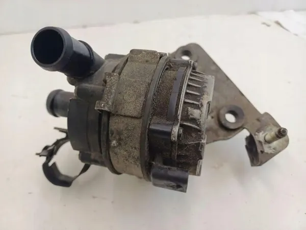 Maserati vattenpump OEM 670005347 för Levante 3.0 V6 image 2