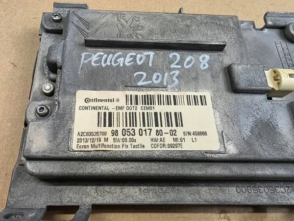 Pantalla de navegación Peugeot 208 OEM 9805301780 (26) image 4