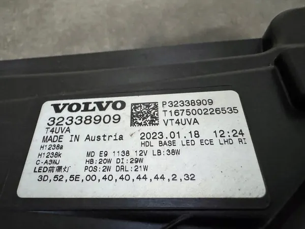VOLVO XC40 RECHTE LIFTLAMPE FULL LED 32338909 image 2