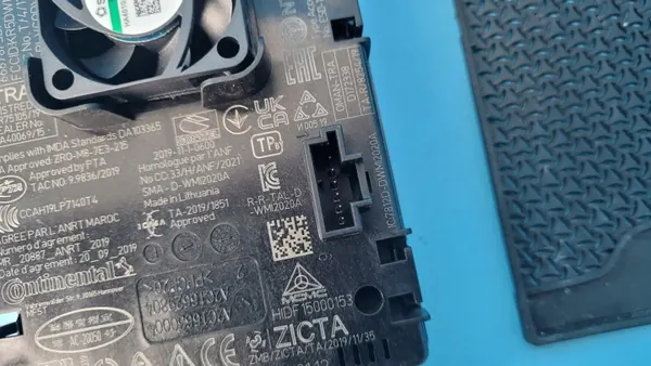 Chargeur Inductif Mercedes EQE 350+ 23r OEM A2239001236 image 5