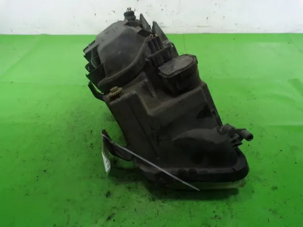 AUDI A4 B5 Faro Derecho 8D0941030B image 4