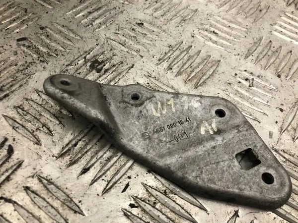 Bränslepumpsfäste OEM A6510901541 för Mercedes-Benz image 2