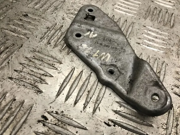 Bränslepumpsfäste OEM A6510901541 för Mercedes-Benz image 3