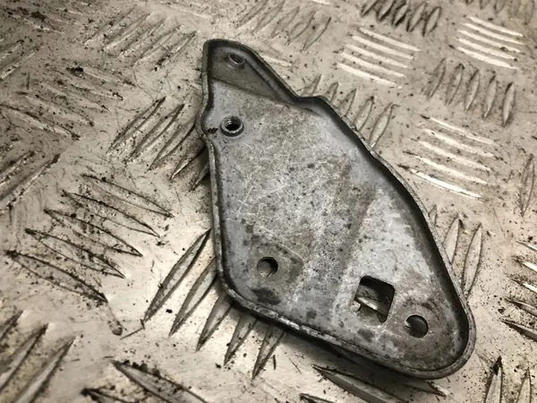 Bränslepumpsfäste OEM A6510901541 för Mercedes-Benz image 6