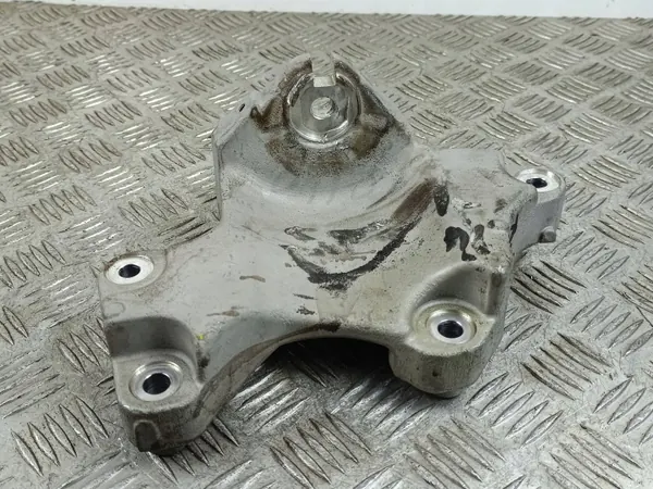 Oikea kiinnitystyyny OEM 68271532AC Wrangler JL image 2