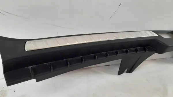 Volvo XC90 II Bakre Bältesskydd OEM 31377855 image 4
