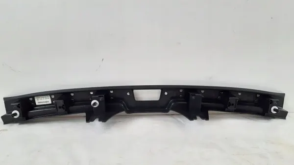 Volvo XC90 II Bakre Bältesskydd OEM 31377855 image 8