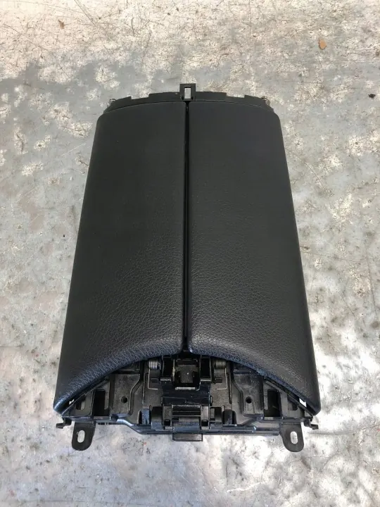 Reposabrazos túnel piel OEM 2056800096 Mercedes W205 image 2