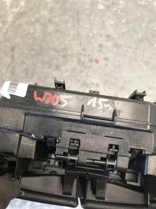 Reposabrazos túnel piel OEM 2056800096 Mercedes W205 image 9