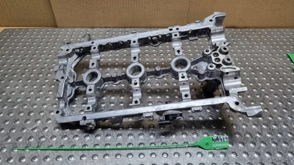 Couver de cames droit OEM 06E109102AT pour Audi V6 image 2