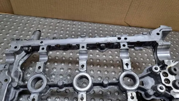 Couver de cames droit OEM 06E109102AT pour Audi V6 image 3