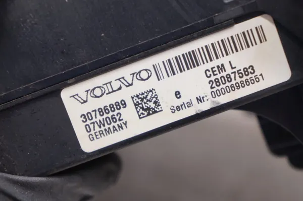 Volvo CEM-moduuli OEM 30786889 V70 II/S60 I image 5