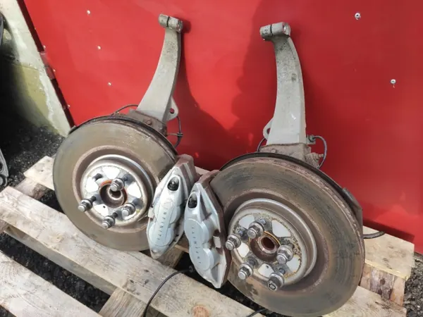 Infiniti FX30D/FX35 Étrier & Disque Frein Avant OEM image 4