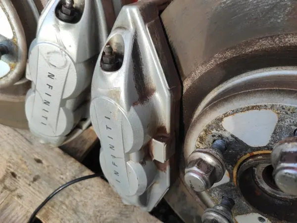 Infiniti FX30D/FX35 Étrier & Disque Frein Avant OEM image 6