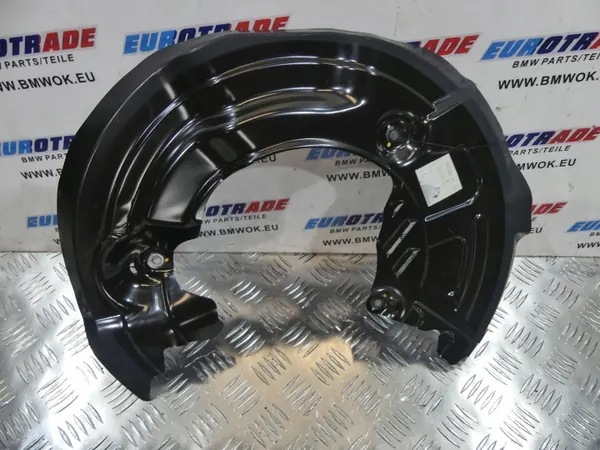 BMW M4 F82 GTS Bromsskivskydd Fram OEM 7853947 7853948 image 4