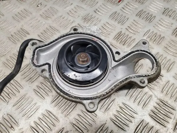 Pompe à eau Audi Q5 SQ5 OEM 06M013D - Occasion image 2