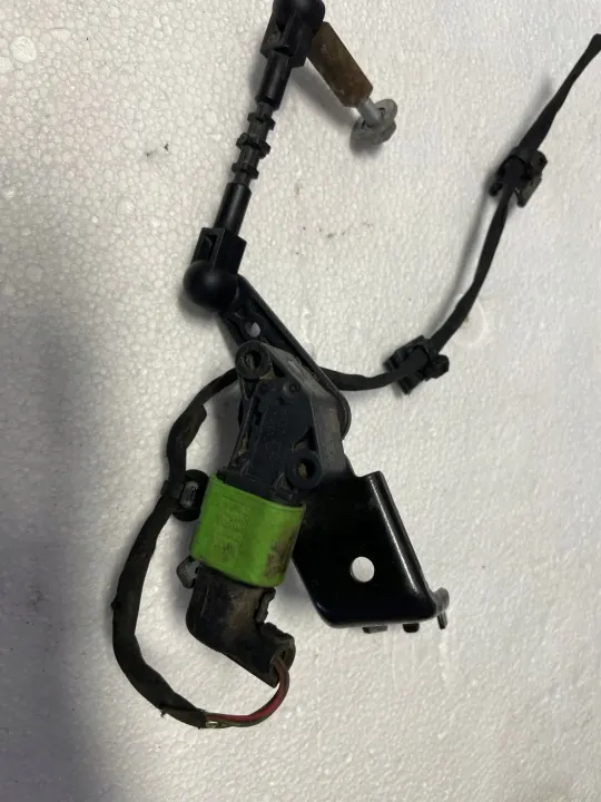 Capteur de Niveau Phare Gauche OEM 4M0941285C Audi Q7 image 3