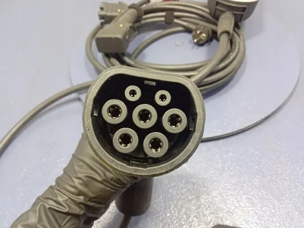 Skoda Acculader OEM 5LA971675C - Gebruikt image 4