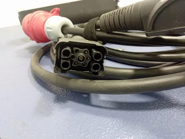 Skoda Acculader OEM 5LA971675C - Gebruikt image 6