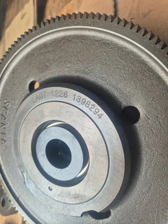 Pignon de distribution Scania OEM 1761400 1398294 1784534 image 3