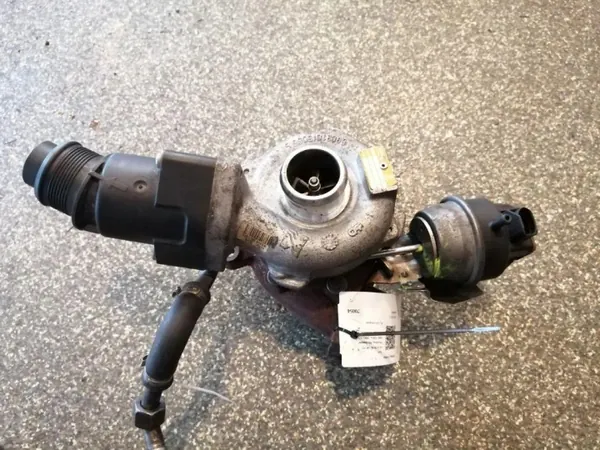 Turbocompressor OEM 03L145702E para Audi Q5 2.0L Diesel image 2