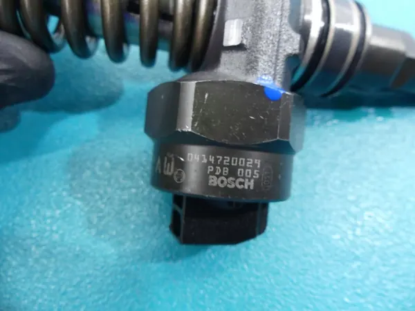 OEM 0414720029 Einspritzpumpe 1.9 TDI gebraucht image 3
