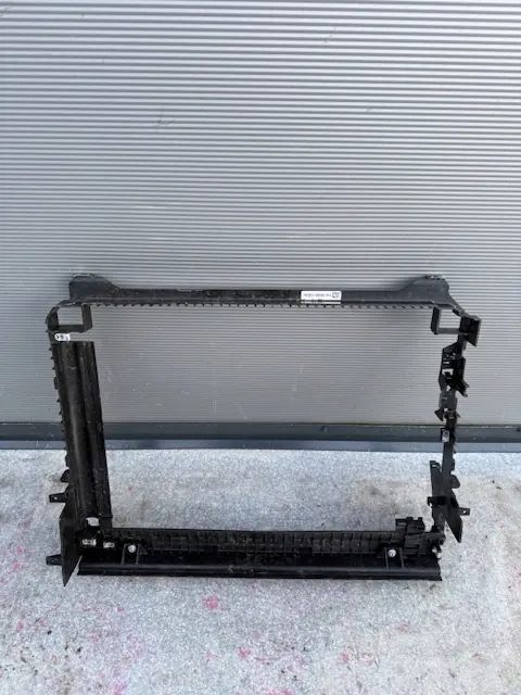 Jäähdyttimen runko OEM JA24005OXA1 Jaguar F-Pace image 2