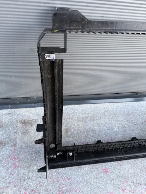 Jäähdyttimen runko OEM JA24005OXA1 Jaguar F-Pace image 3