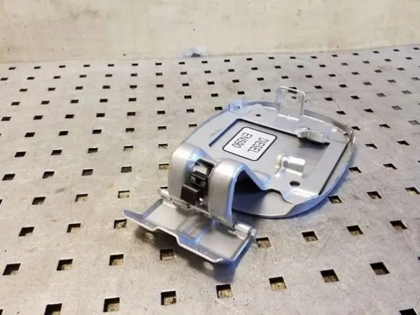 Trappe de réservoir EN590 pour Mitsubishi Outlander II image 3
