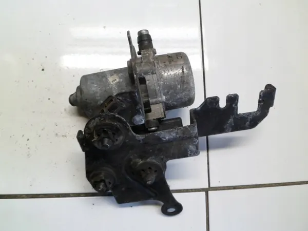 VW GOLF V 2.0FSI Remvacuum Pomp 1J0612181C image 3