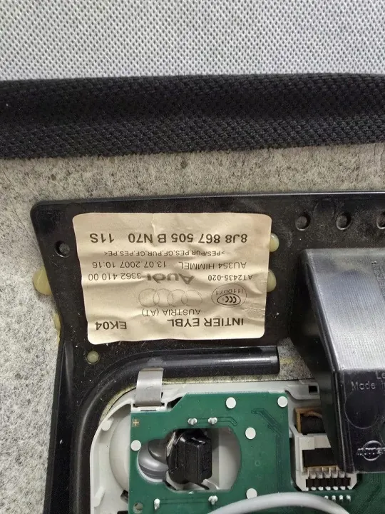 Audi TT II 8J Dachhimmelbeleuchtung OEM 8J8867505B image 5