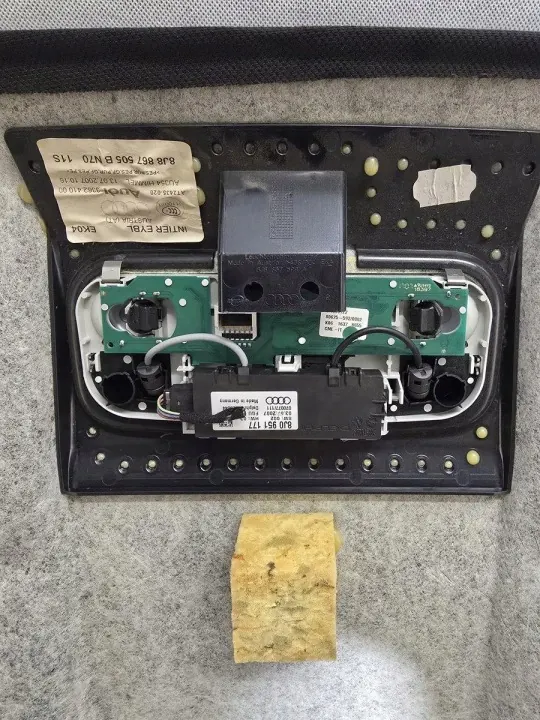 Audi TT II 8J Dachhimmelbeleuchtung OEM 8J8867505B image 6