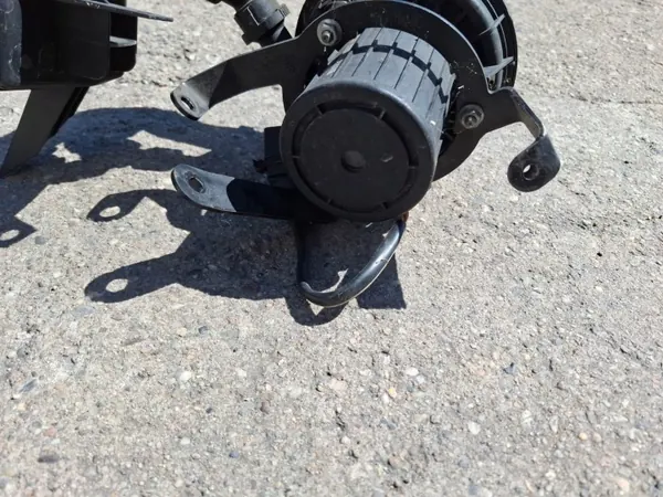 Bomba de ar secundário OEM 07L 959 253 E - Usado image 3