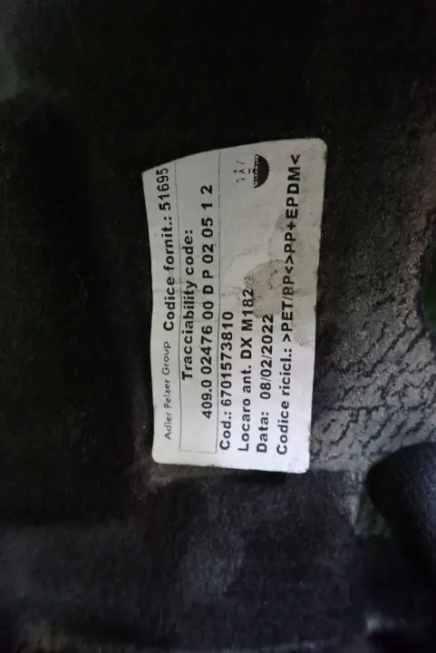 Maserati Grecale oikea etulokasuoja OEM 6701573810 image 3