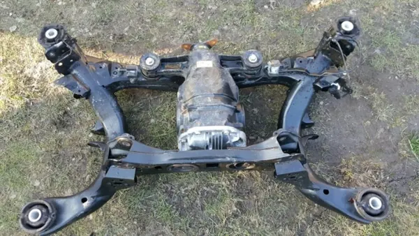 Eixo traseiro Lexus IS III 200T OEM usado image 3