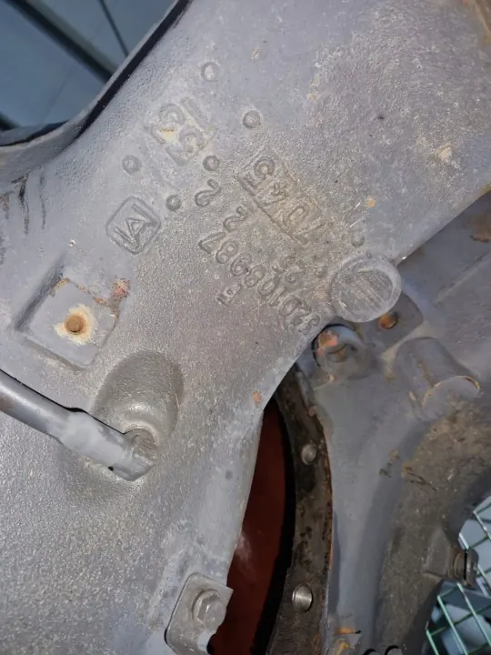 Volvo OEM 3152524 Alojamiento de Eje Trasero para FH/FM image 5