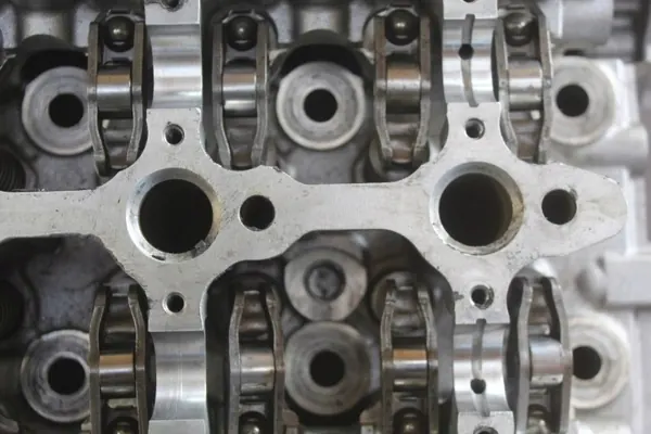 Renault Zylinderkopf OEM 110422959R Gebraucht image 10